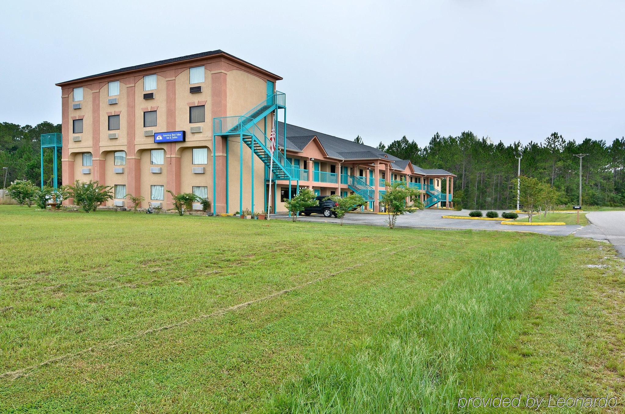 On Econo Lodge - photo 2