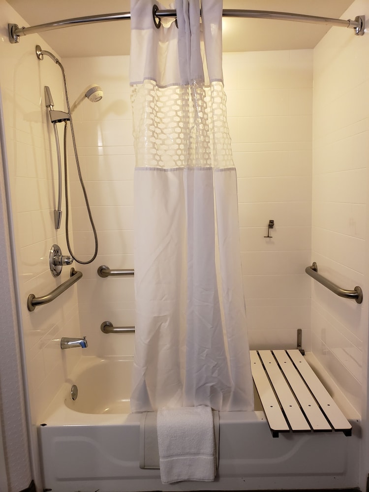 Hampton Inn & Suites Newtown - photo 97