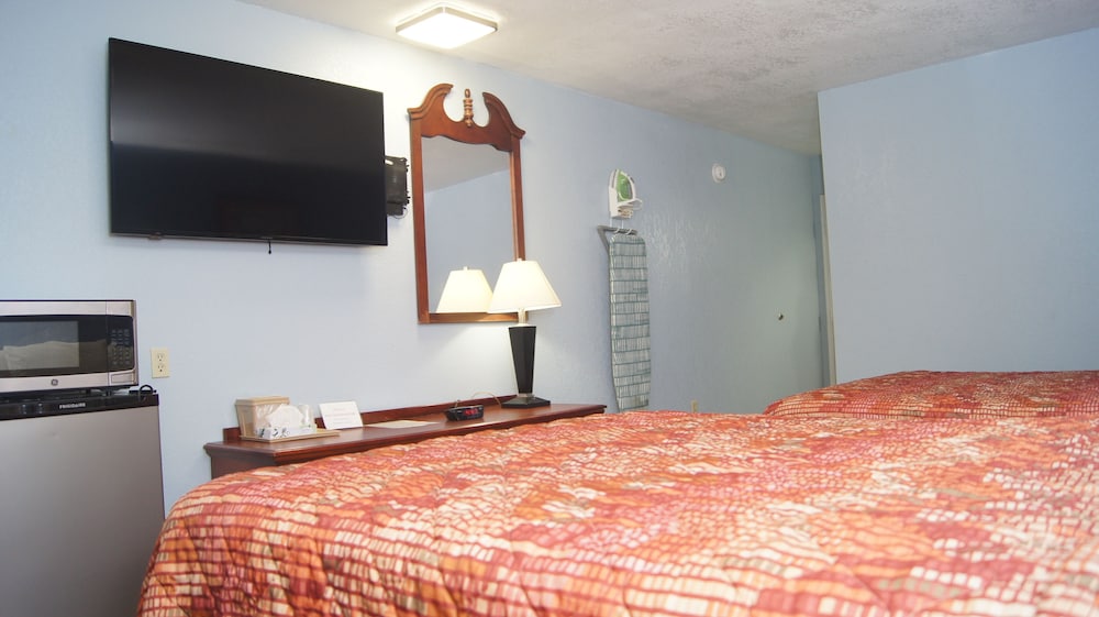 Holiday Lodge & Suites - photo 8