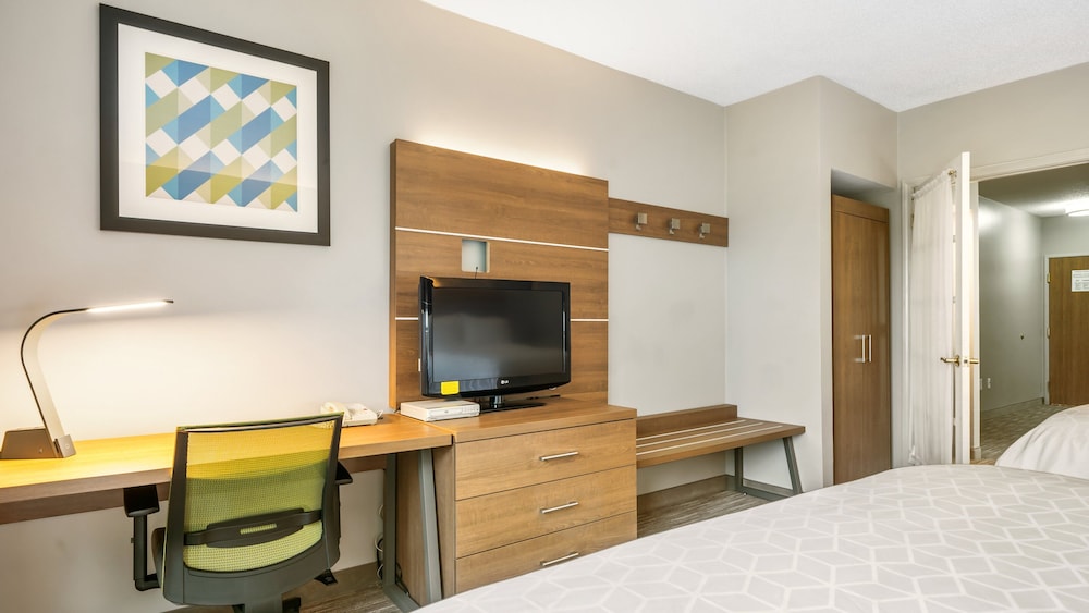 Holiday Inn Express Hotel & Suites Bad Axe by IHG - photo 28
