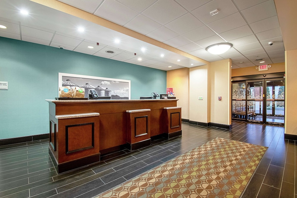 Hampton Inn Pine Grove - photo 3