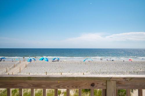Mead Us At The Beach by Oak Island Accommodations - photo 18