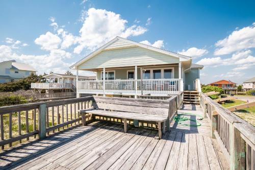 Beach Barracks by Oak Island Accommodations - photo 21