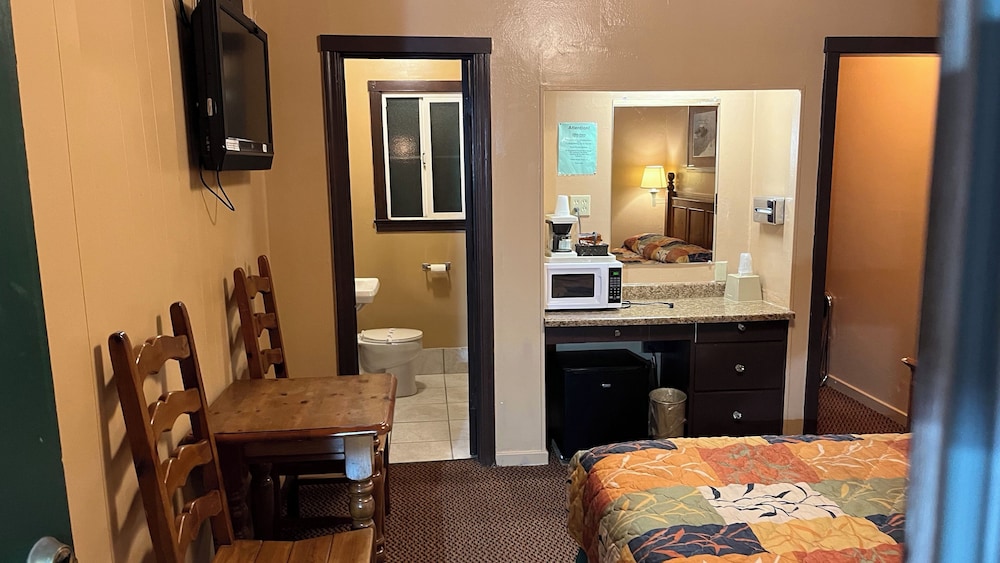 Jumping Frog Motel - photo 2