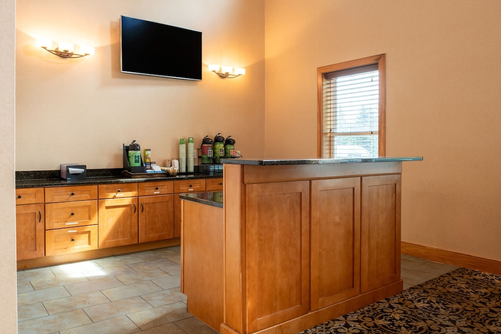 White River Inn and Suites - photo 49
