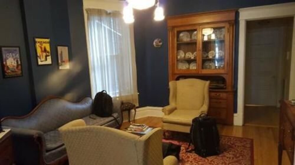 Old Chicago Inn - photo 2