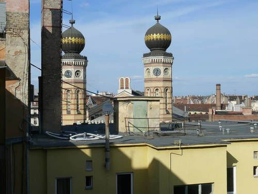 Diamond Astoria — 4-Star Luxury Hotel in Budapest, Hungary