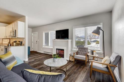 Coyote Condo Pet Friendly Downtown Mountain View — 4-Star Luxury Hotel in Buena Vista, United States