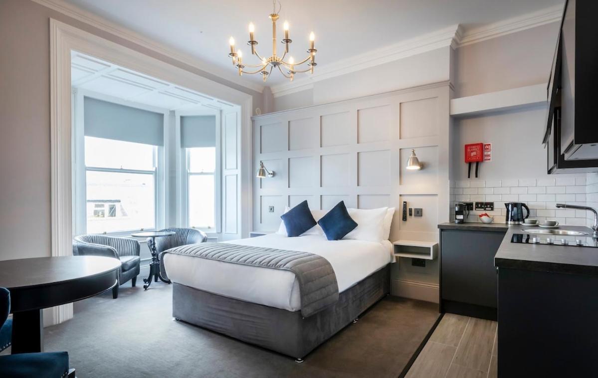 Studio with Scenic Marina Views — 4-Star Luxury Hotel in Dublin, Republic of Ireland