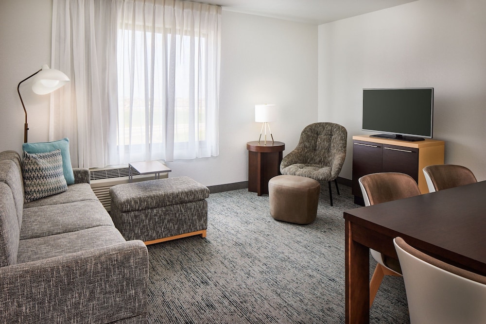 TownePlace Suites Garden City - photo 19