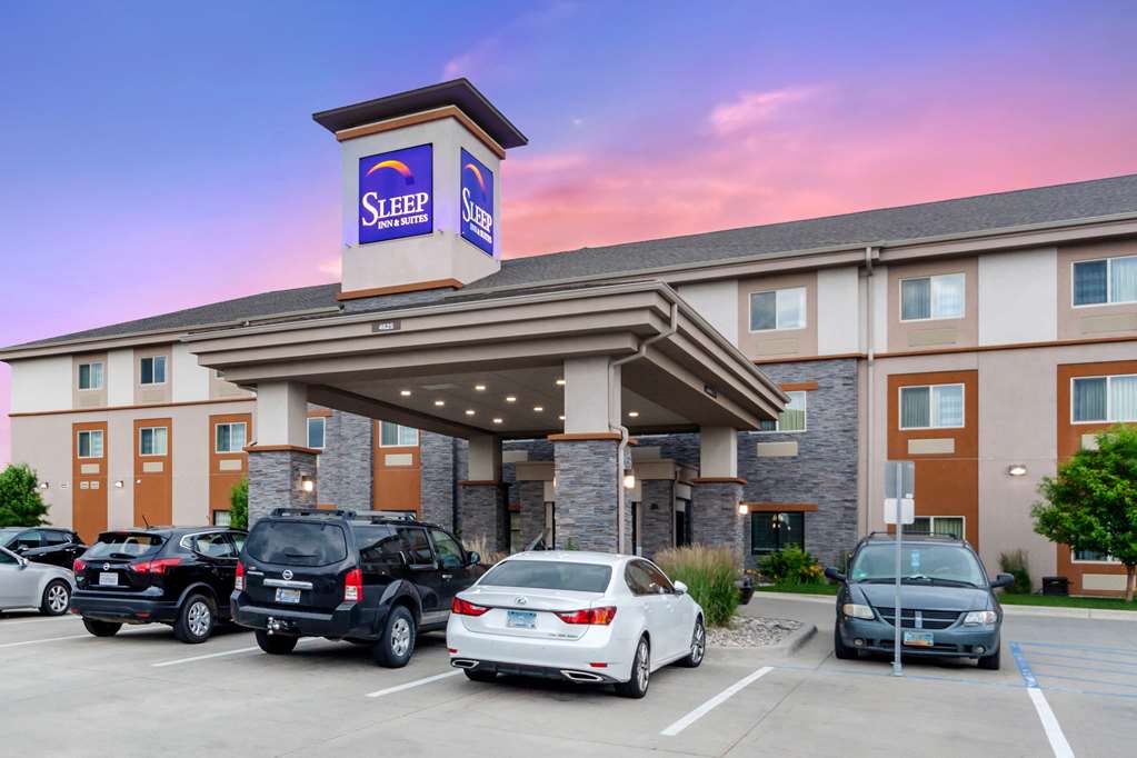Sleep Inn & Suites Fargo Medical Center - photo 4