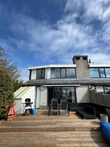 Luxe vakantiehuis aan het water Lemmer in Lemmer, Netherlands