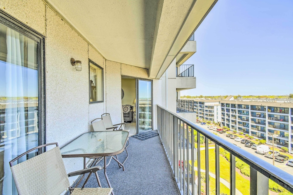 Homey Myrtle Beach Condo w Resort Amenities - photo 24