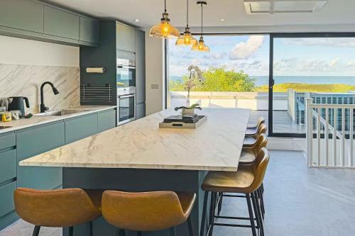 The View in Moelfre for 8 people with sea views Pass the Keys in Moelfre, United Kingdom