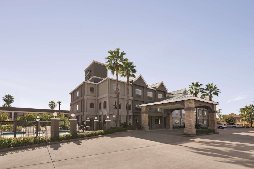 Baymont Inn and Suites by Wyndham The Woodlands — hotel in Shenandoah