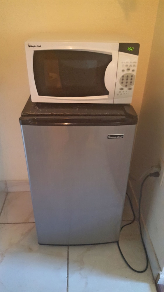 Best Economy Inn n Suites - photo 9