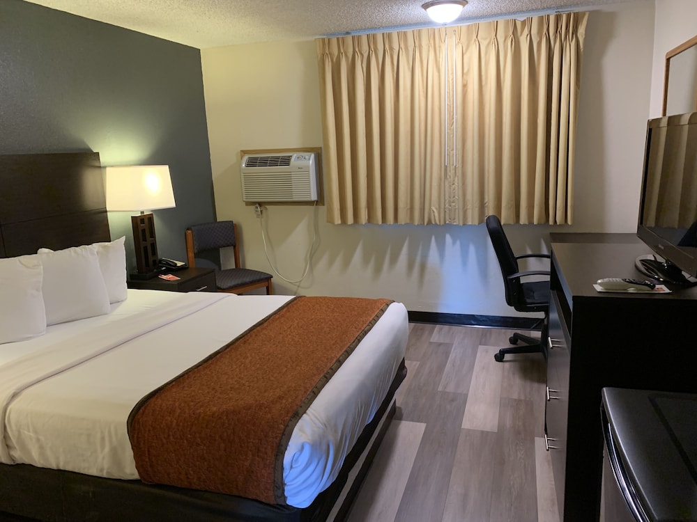 Brentwood Inn - photo 17