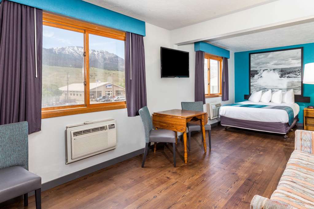 Super 8 by Wyndham Gardiner Yellowstone Park Area - photo 66