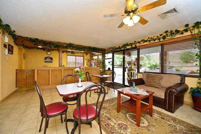 Village Inn of Hardy - photo 12