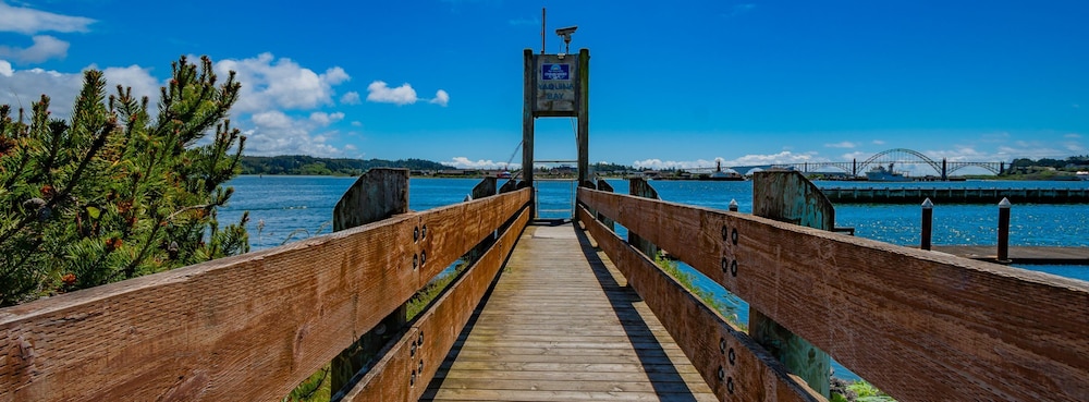 Embarcadero Resort Hotel & Marina - photo 97