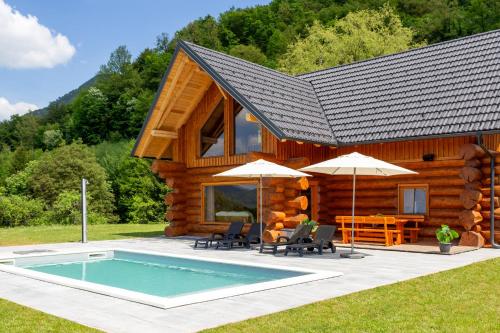 Villa Harmonia Private Jacuzzi and Pool Retreat near Rogaška — 4-Star Luxury Hotel in Rogatec, Slovenia