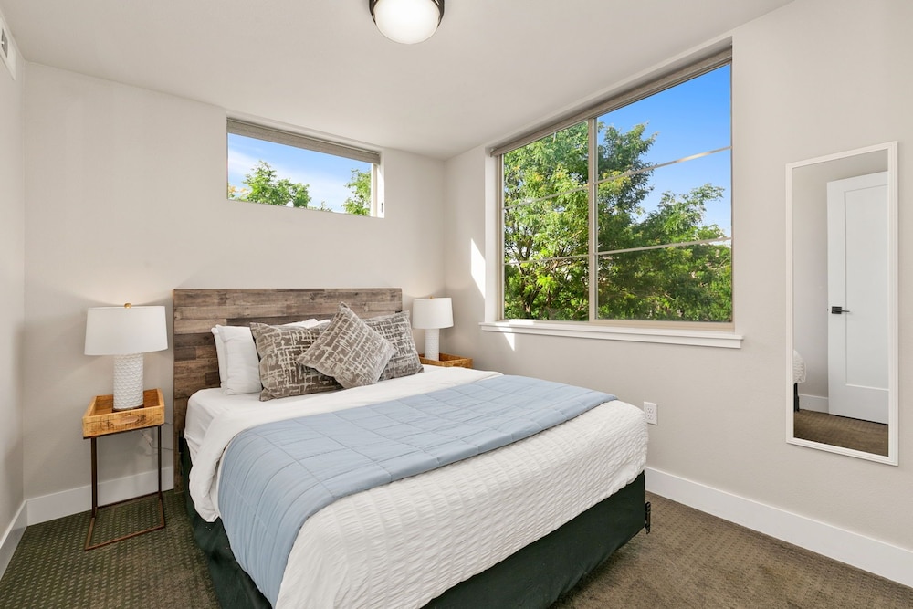 Old Town Modern New Build: Rftp Spa W Mtn Views - photo 5