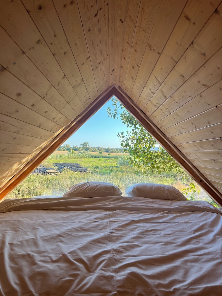Ritopia Glamping - carbon neutral hotel in Kovilj
