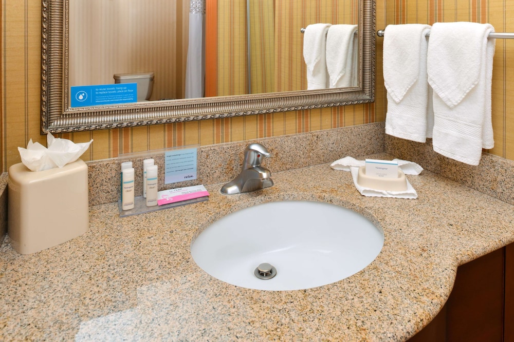 Hampton Inn & Suites Albuquerque Coors Road - photo 23