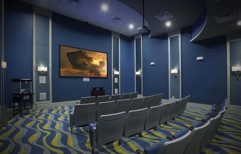 1400 Stunning 8bed with amazing game room - photo 64