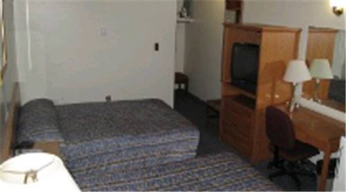Hilltop Motor Inn — Elk Point — photo 4