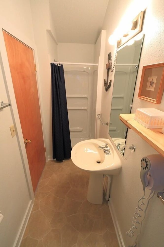 Black Elk Resort Cottages and RV Park - photo 45