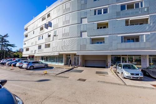 Dominik apartment with garage parking close to the center — 4-Star Luxury Hotel in Zadar, Croatia