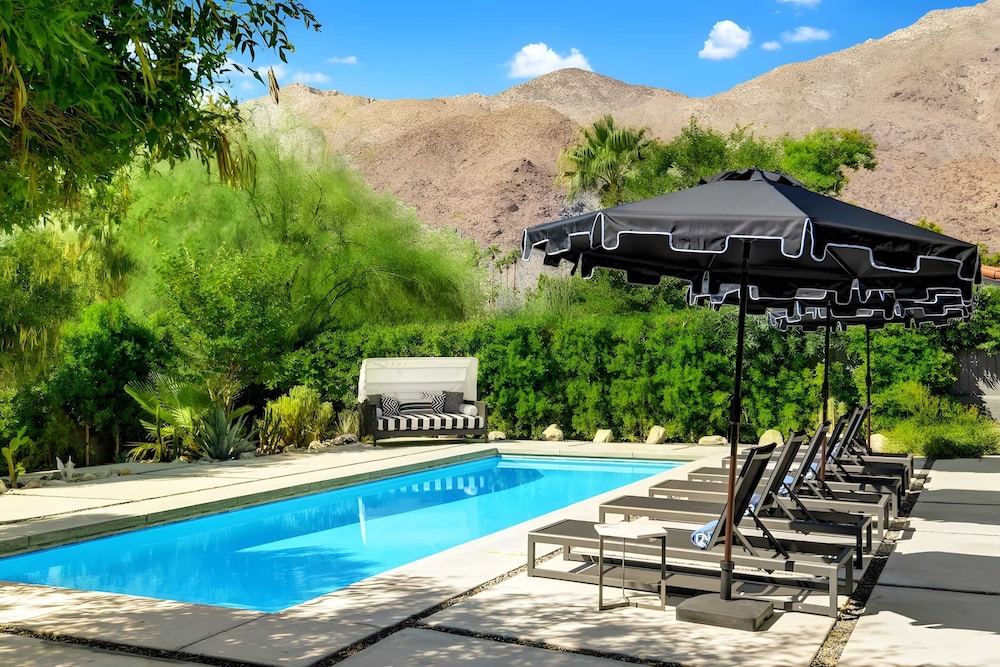 Modern Oasis w Pool Patio Lounge Mountain Views Palo Verde by AvantStay - featured photo