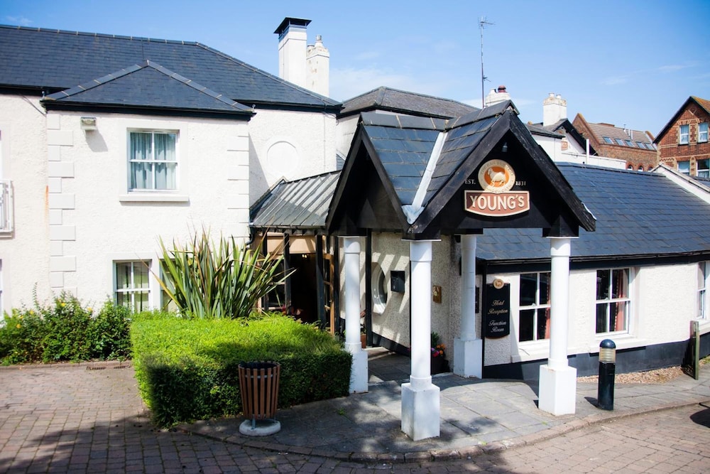 The Dukes Head Hotel - carbon neutral hotel in Croydon