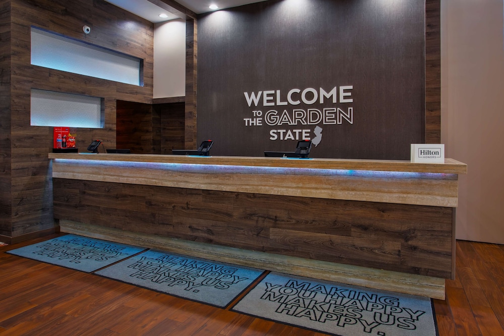 Hampton Inn & Suites Newark Airport Elizabeth - photo 5