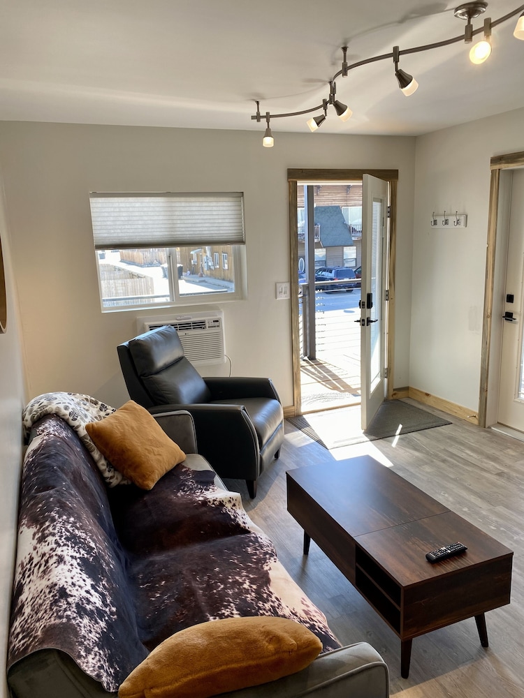 The Darmont Hotel and Suites - photo 14