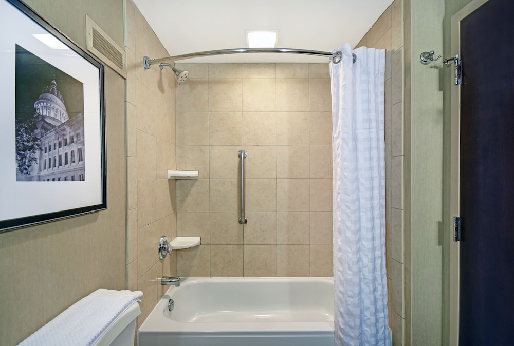 Embassy Suites Charleston - photo 35