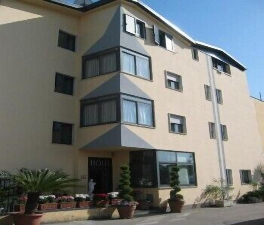 Hotel Faraone — hotel in Cercola