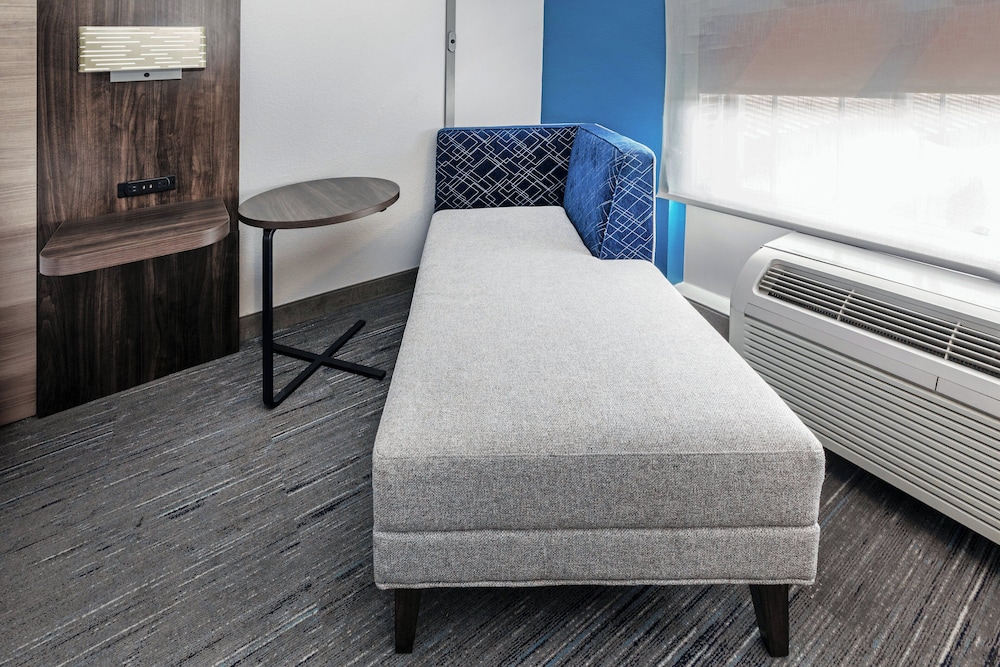 Holiday Inn Express & Suites Vicksburg by IHG - photo 33