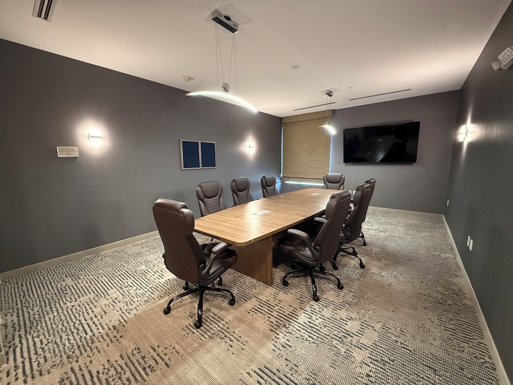 SpringHill Suites by Marriott Oklahoma City Downtown - photo 23
