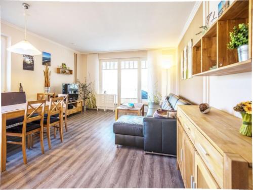 Dünenpark Binz Komfortplus Ferienwohnung mit 1 Schlafzimmer und Balkon im Obergeschoss 256 — 4-Star Luxury Hotel in Ostseebad Binz, Germany