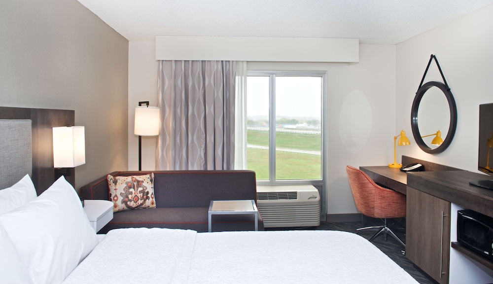 Hampton Inn & Suites N. Ft. Worth Alliance Airport - photo 15