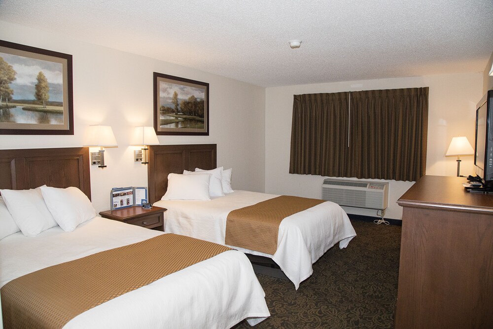 Grand Hinckley Inn - photo 6