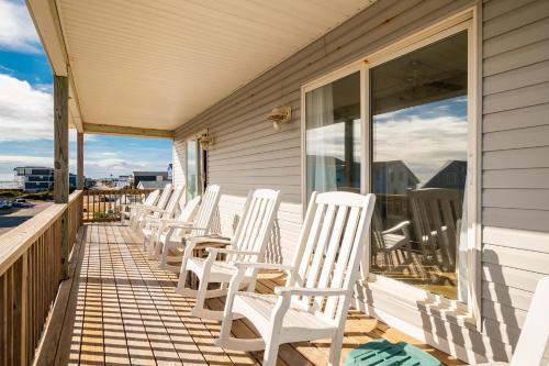 A Beach Music Paradise Too by Oak Island Accommodations - photo 13