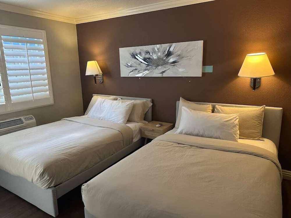 Cabana Inn & Suites - photo 11