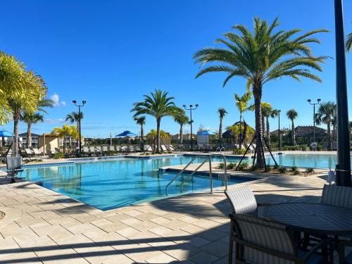Modern 2bdrm Condo ChampionsGate — 4-Star Luxury Hotel in Kissimmee, United States