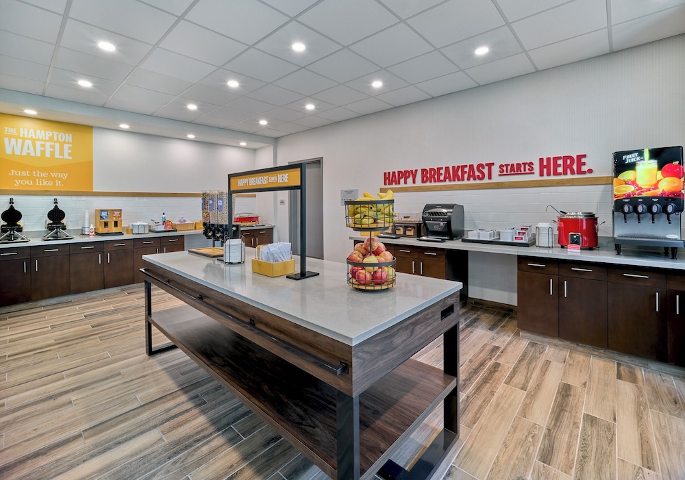 Hampton Inn by Hilton Omaha UN Medical Center Area - photo 30
