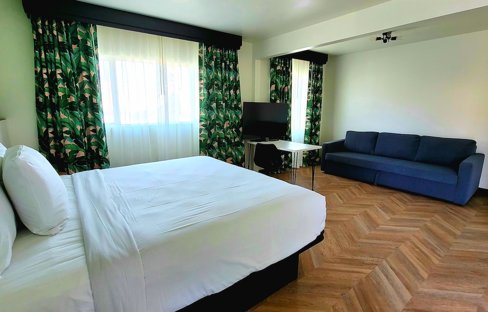 Bell Vista Motel - photo 9