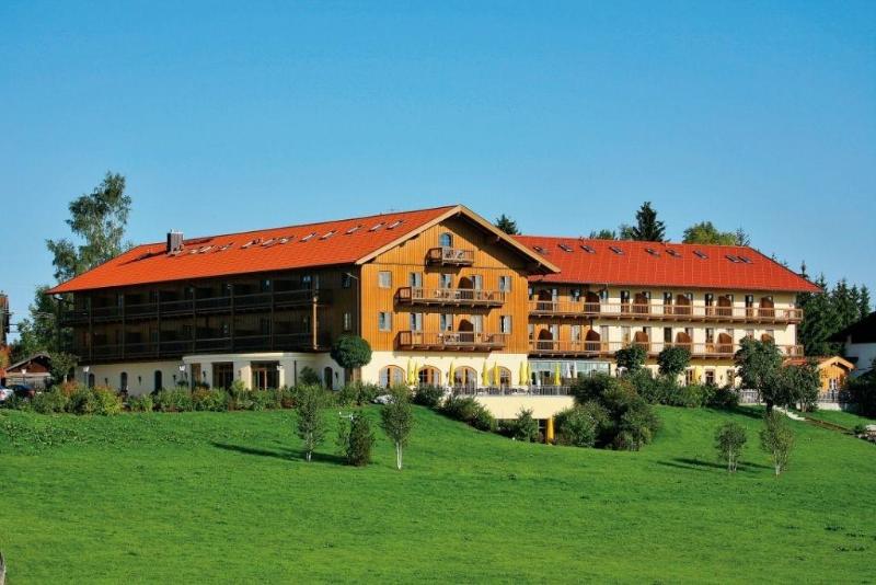 Hotel und Landgasthof Altwirt — 4-Star Luxury Hotel in Holzkirchen, Germany