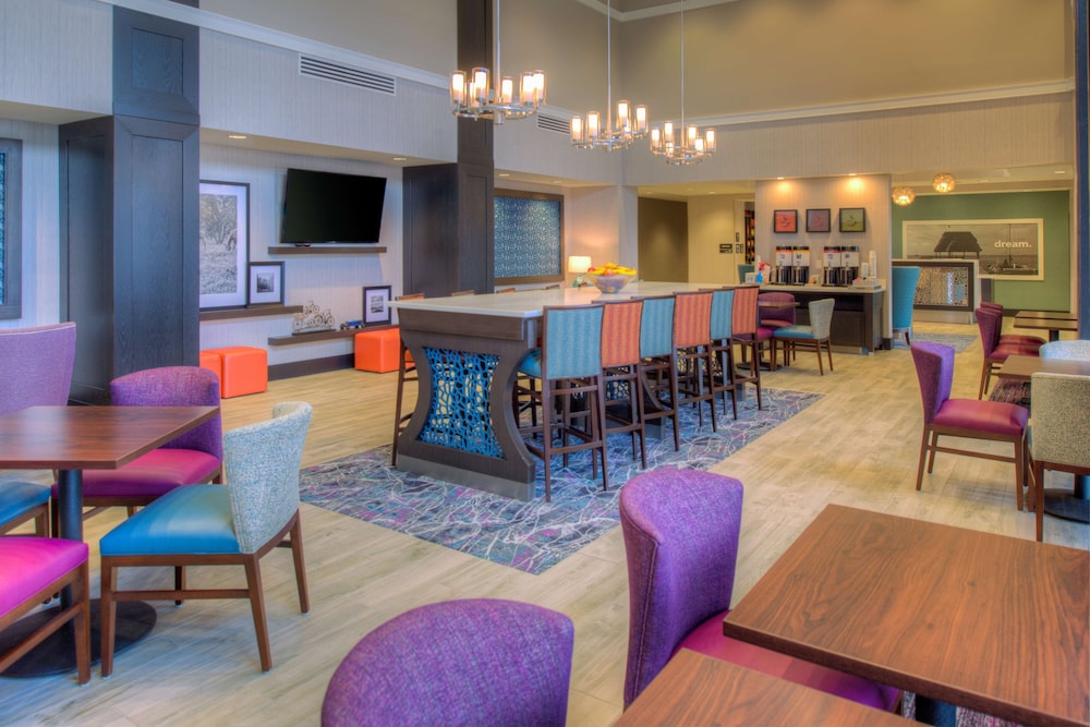 Hampton Inn & Suites Wixom - photo 2